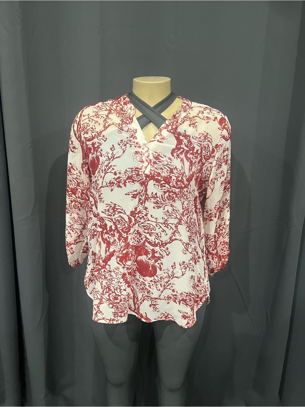 Unbranded Women’s 1x Oriental Semi-Sheer Red & White V‎ Neck Longsleeve Blouse.